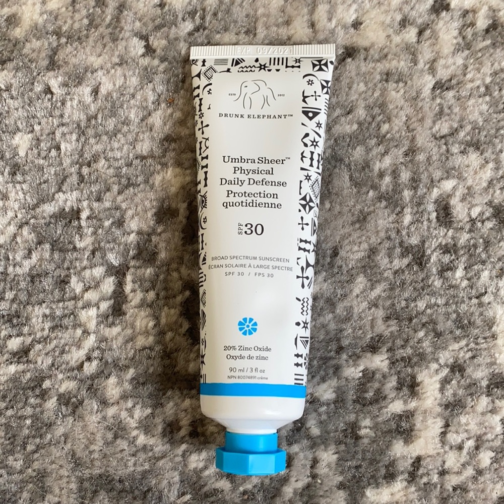 💙UMBRA SHEER SPF 30💙 FULL SIZE